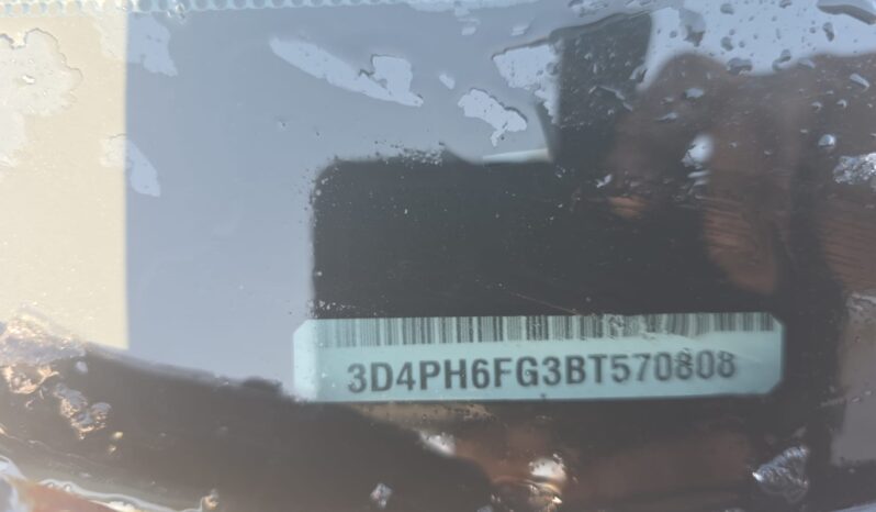 
								2011 dodge journey FWD Automatic full									