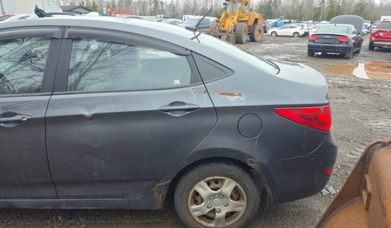 
								2012 Hyundai Accent GL Automatic FWD Sedan full									