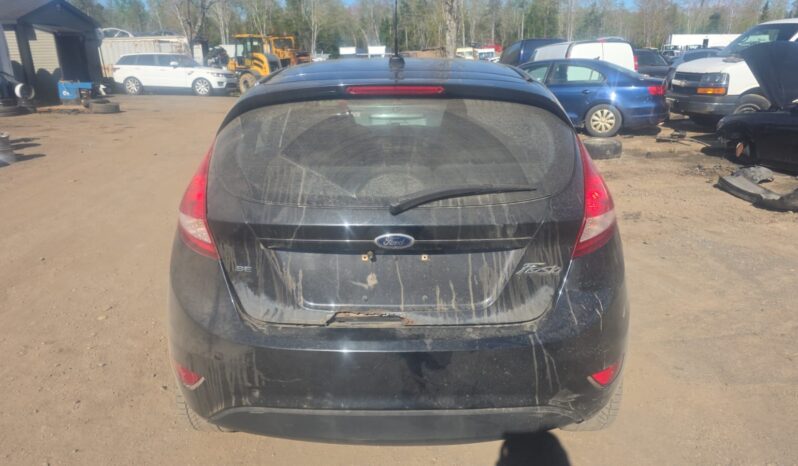 
								2013 Ford Fiesta Automatic FWD Hatchback full									