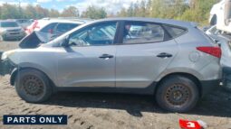 
										2011 HYUNDAI Tucson FWD SUV full									