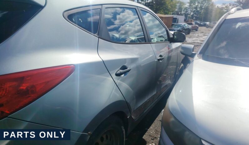 
								2011 HYUNDAI Tucson FWD SUV full									