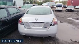 
										2011 Nissan Altima full									