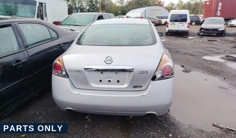 
								2011 Nissan Altima full									